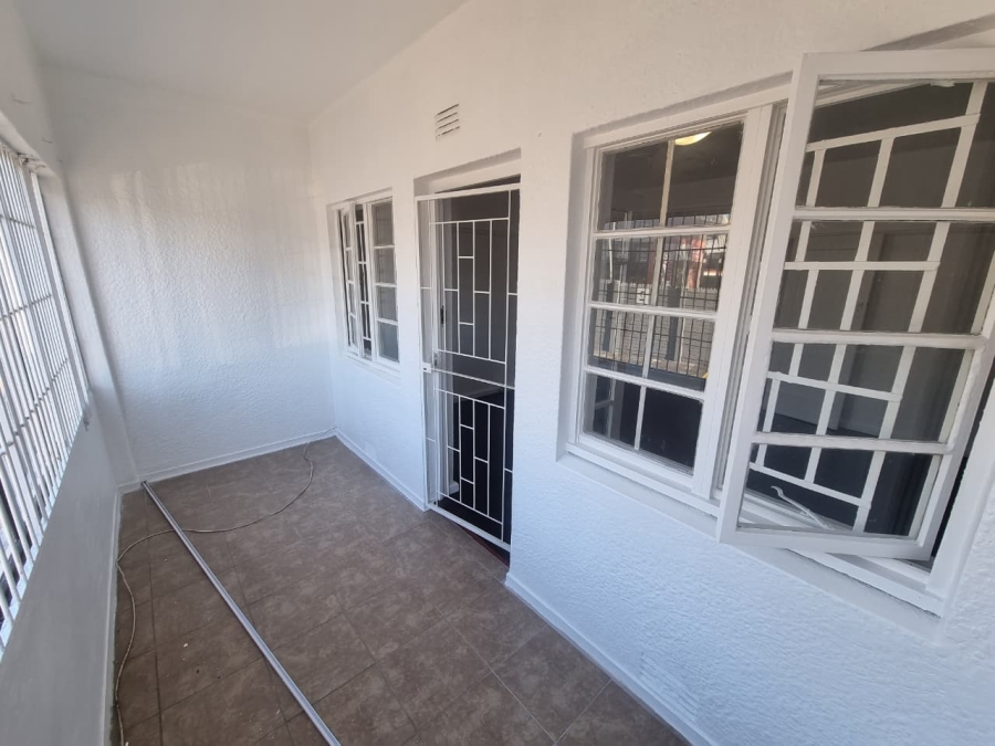To Let 1 Bedroom Property for Rent in Mowbray Western Cape